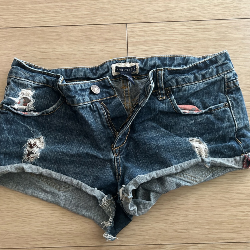 Forever 21 short shorts!